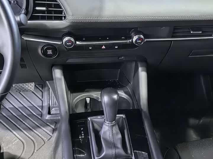 Фото 10 - Mazda 3 (Axela)