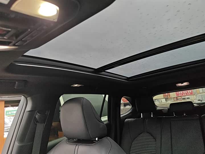 Фото 18 - Toyota Crown Kluger