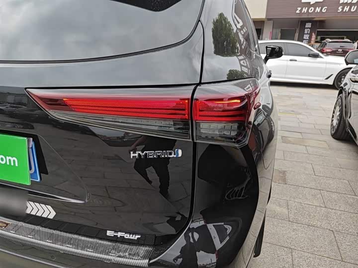 Фото 8 - Toyota Crown Kluger