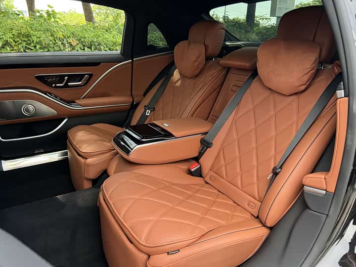 Фото 9 - Mercedes-Benz Maybach S-Class