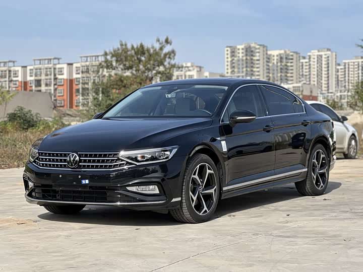 Фото 1 - Volkswagen Magotan