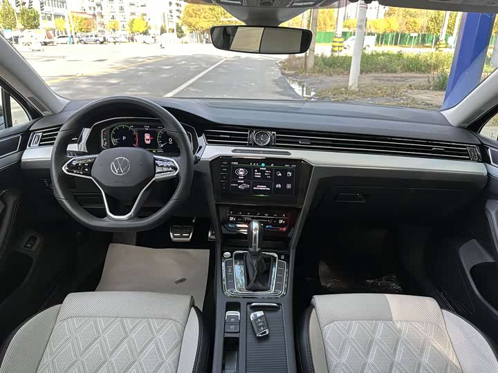 Фото 10 - Volkswagen Magotan