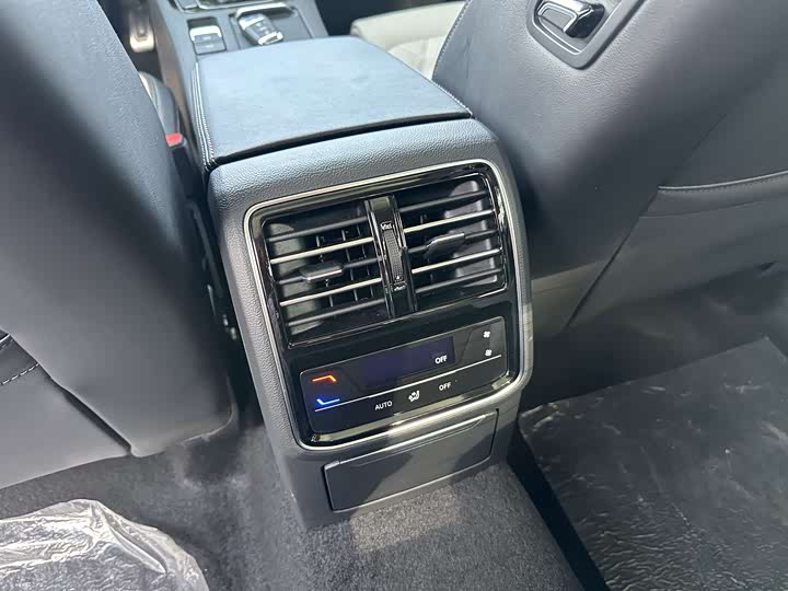 Фото 14 - Volkswagen Magotan