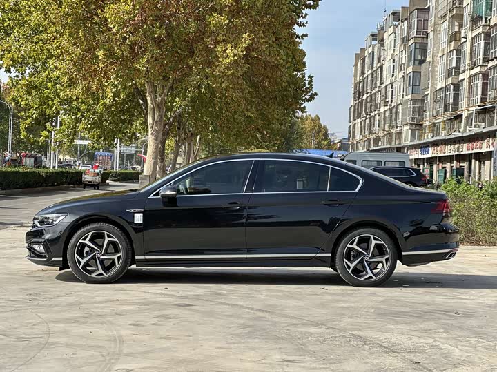 Фото 17 - Volkswagen Magotan