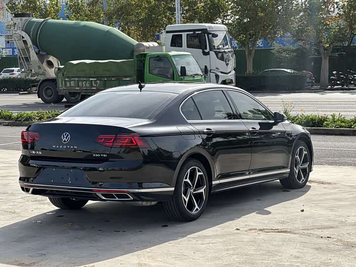 Фото 18 - Volkswagen Magotan