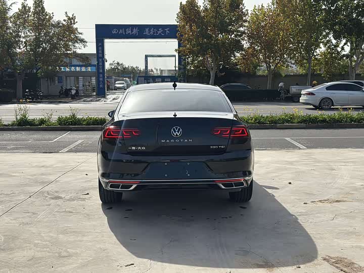 Фото 19 - Volkswagen Magotan