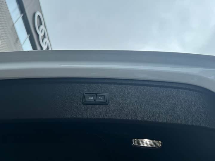 Фото 13 - Audi Q5L