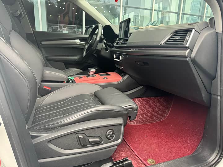 Фото 5 - Audi Q5L