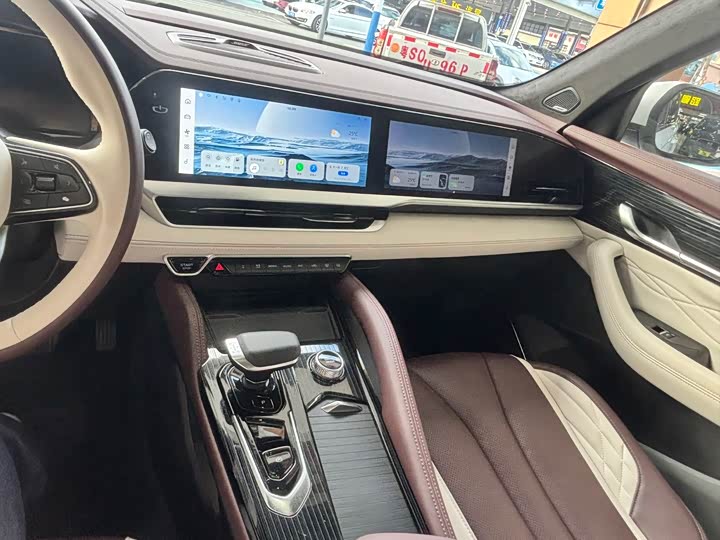 Фото 11 - Geely Monjaro