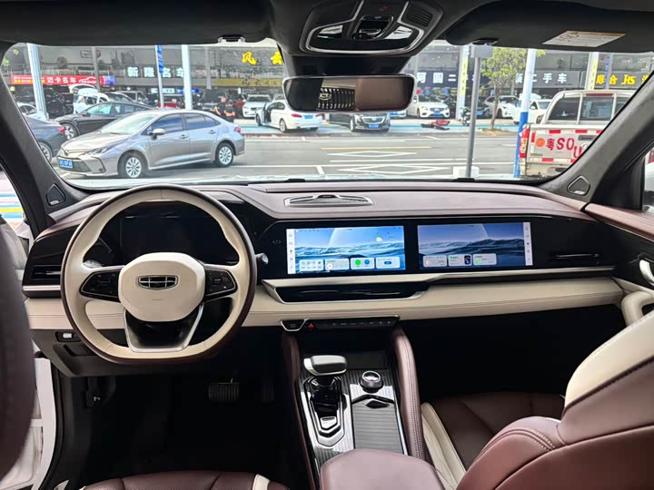 Фото 13 - Geely Monjaro