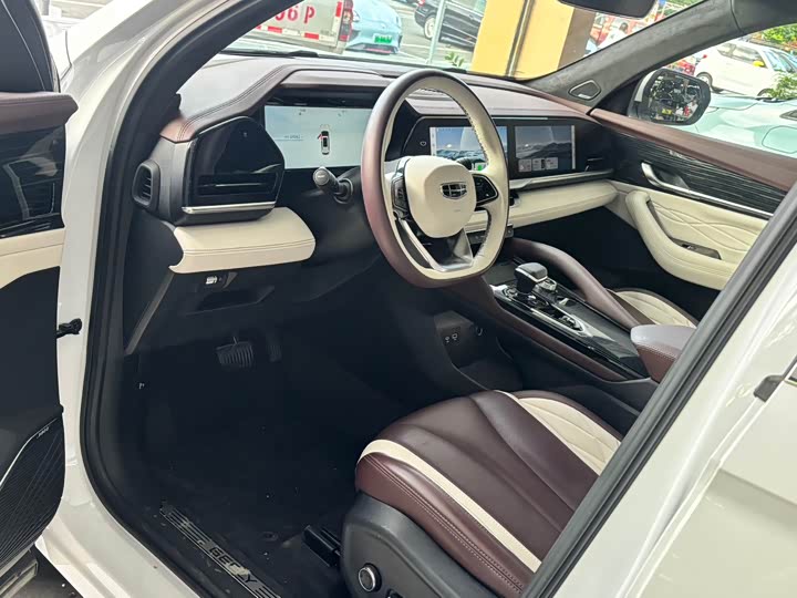 Фото 4 - Geely Monjaro