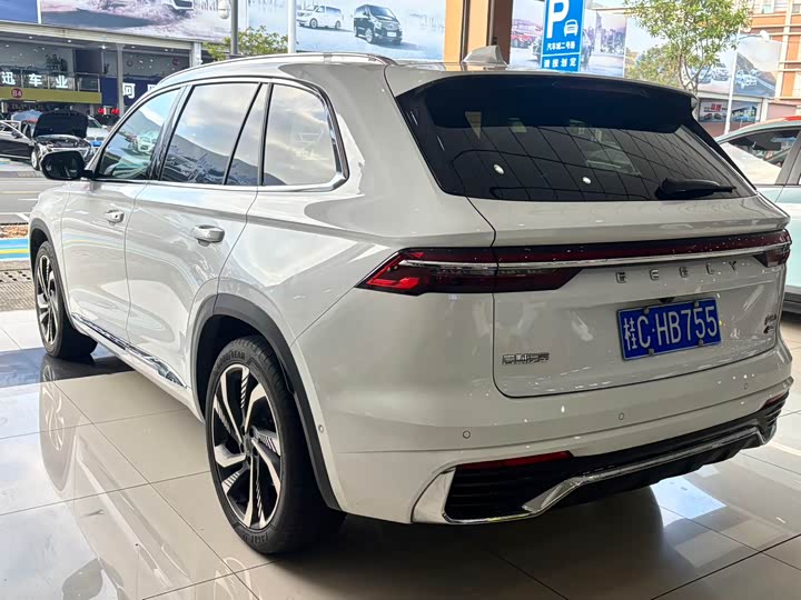 Фото 6 - Geely Monjaro