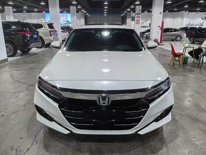 Фото 2 - Honda Accord