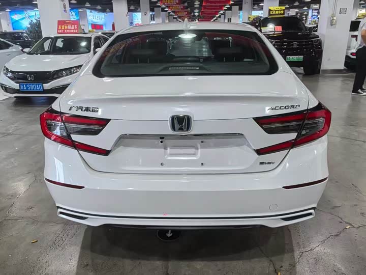 Фото 5 - Honda Accord