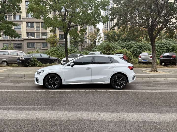 Фото 9 - Audi A3