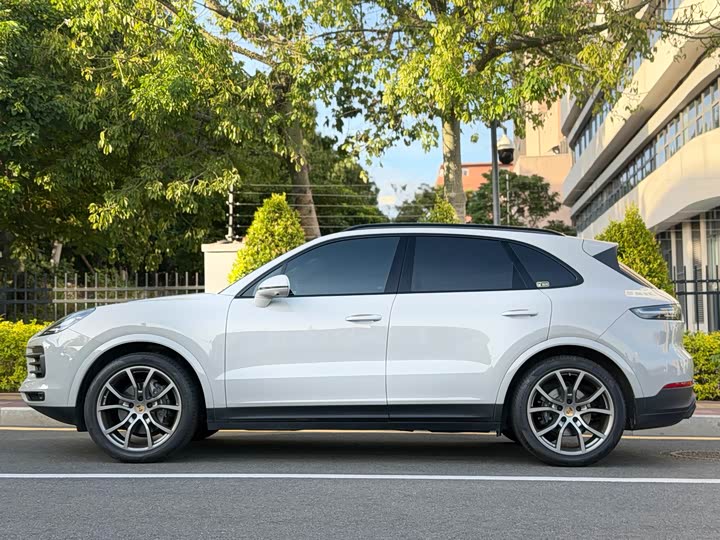 Фото 11 - Porsche Cayenne