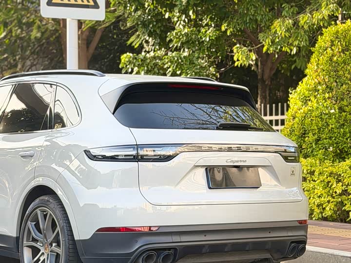 Фото 13 - Porsche Cayenne