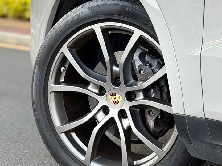 Фото 14 - Porsche Cayenne