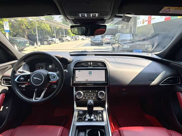 Фото 5 - Jaguar XE L