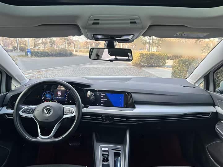 Фото 11 - Volkswagen Golf