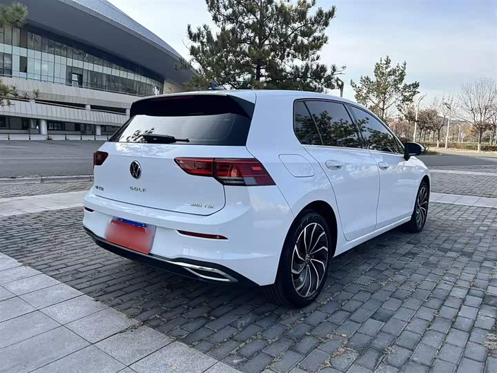 Фото 16 - Volkswagen Golf