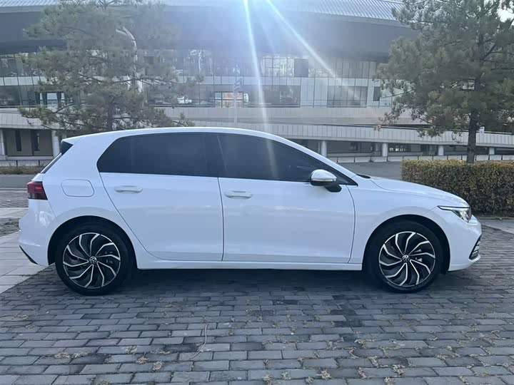 Фото 18 - Volkswagen Golf