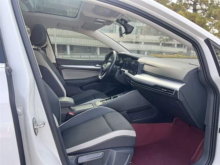 Фото 20 - Volkswagen Golf