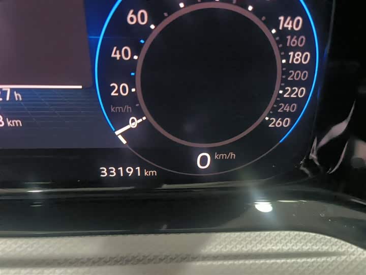 Фото 3 - Volkswagen Golf