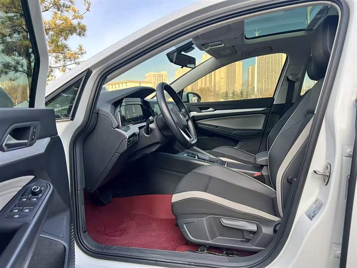 Фото 8 - Volkswagen Golf