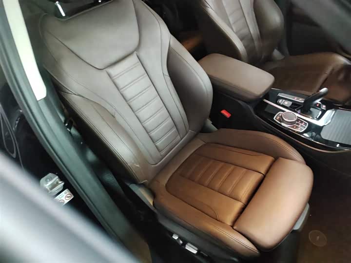 Фото 25 - BMW X4