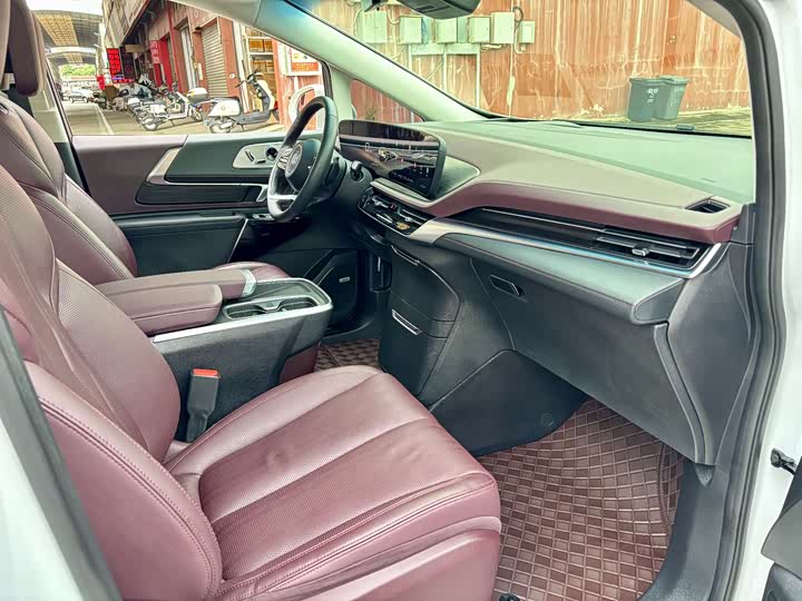 Фото 10 - Buick GL8 Century