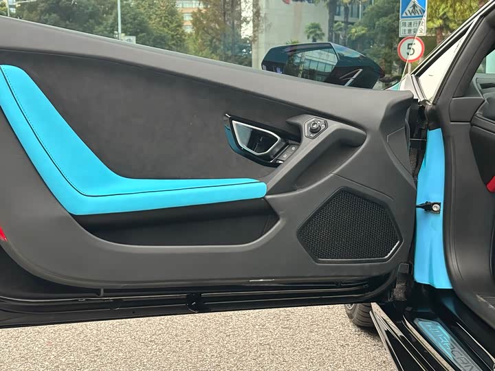 Фото 24 - Lamborghini Huracán