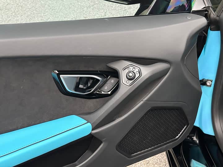 Фото 25 - Lamborghini Huracán