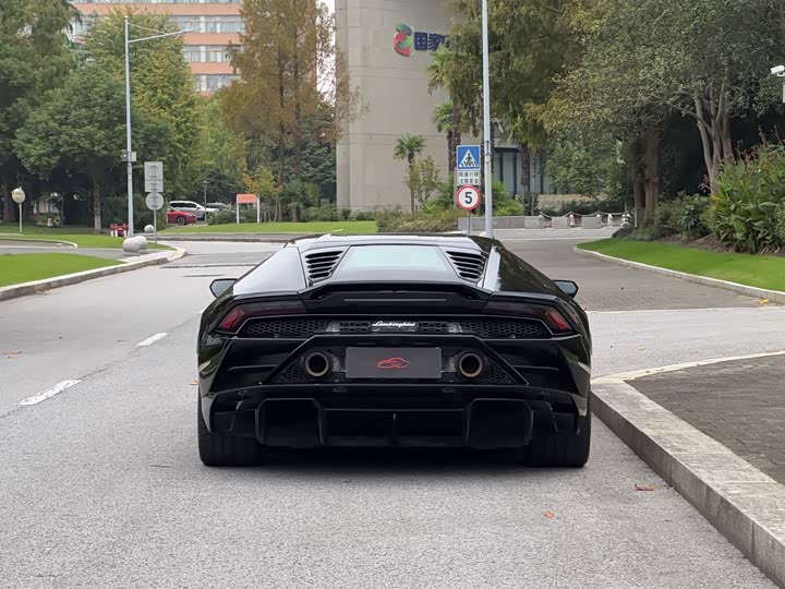 Фото 5 - Lamborghini Huracán