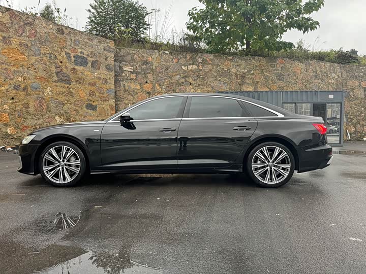 Фото 10 - Audi A6L