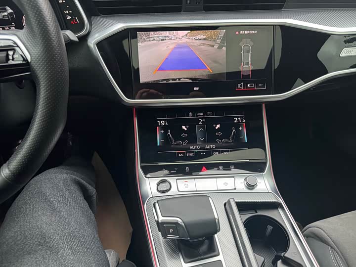 Фото 13 - Audi A6L