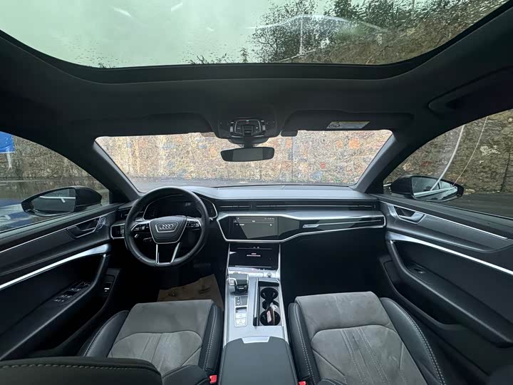 Фото 5 - Audi A6L