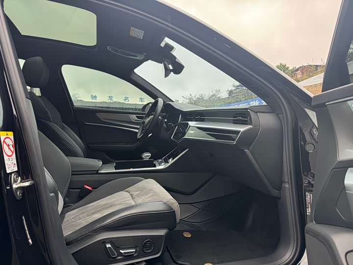 Фото 6 - Audi A6L