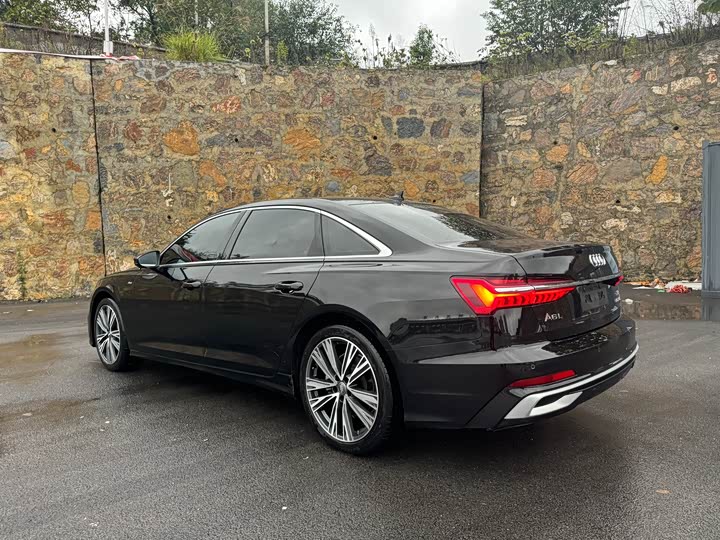 Фото 9 - Audi A6L