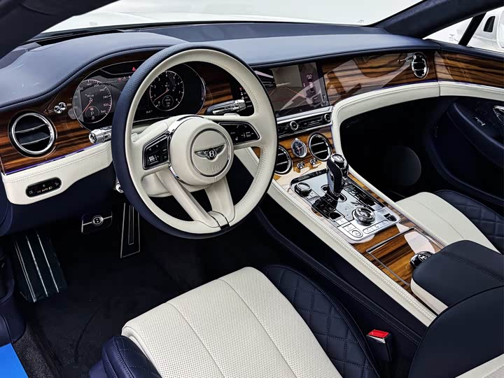 Фото 11 - Bentley Continental GT