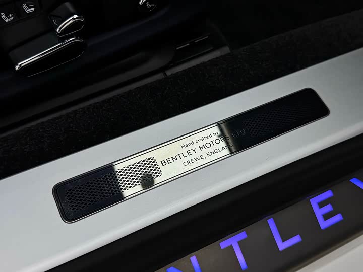 Фото 18 - Bentley Continental GT