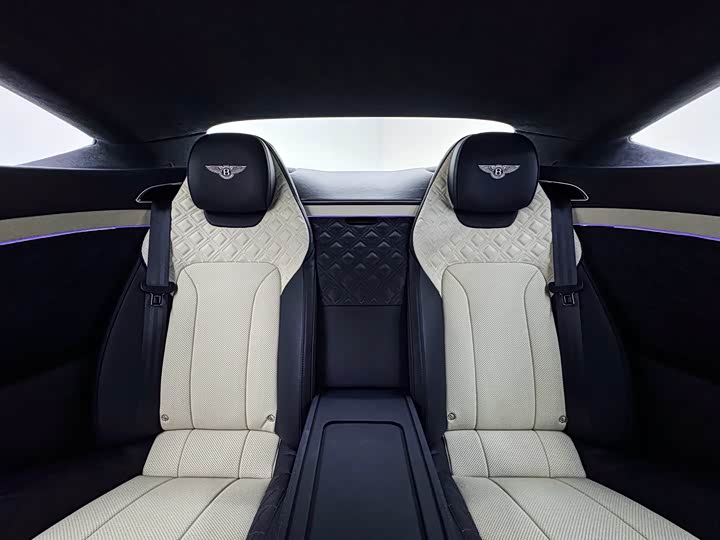 Фото 21 - Bentley Continental GT