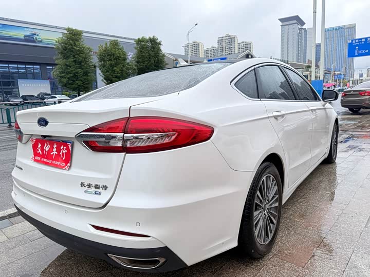 Фото 4 - Ford Mondeo