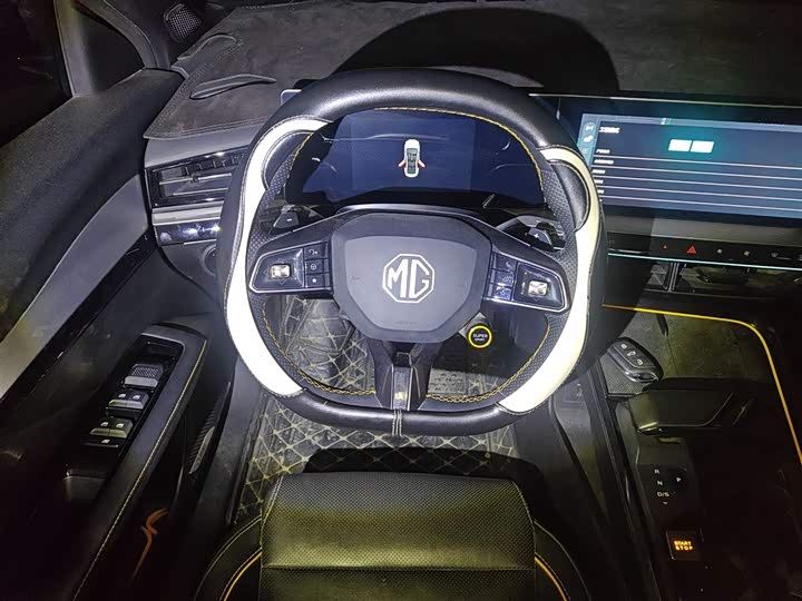 Фото 3 - MG Motor 5 Scorpio