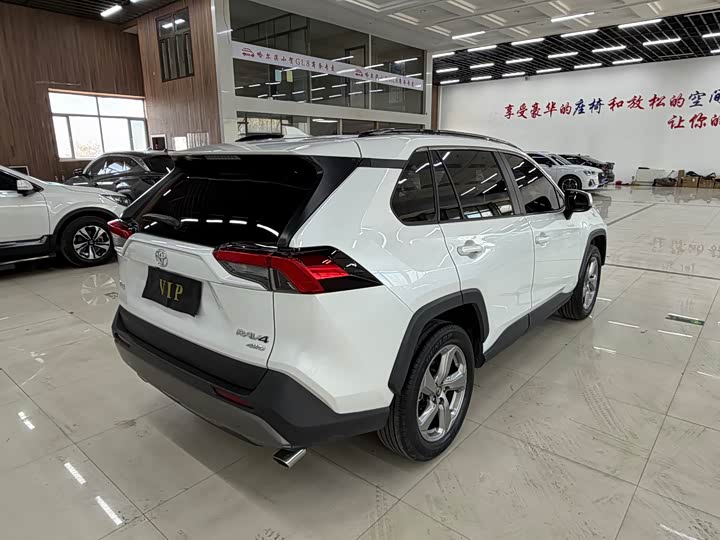 Фото 5 - Toyota RAV4