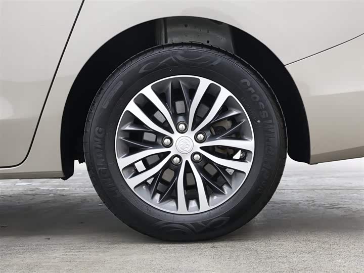 Фото 7 - Buick GL8 ES