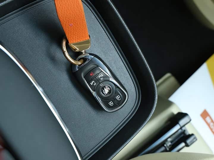 Фото 9 - Buick GL8 ES