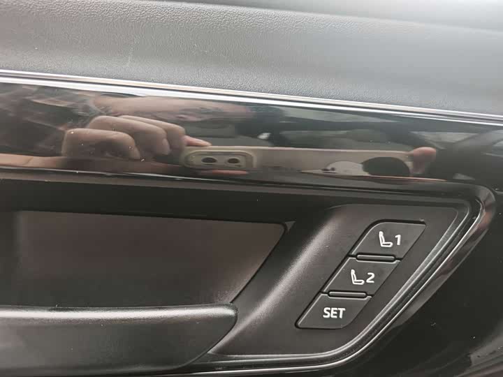 Фото 10 - Toyota bZ4X