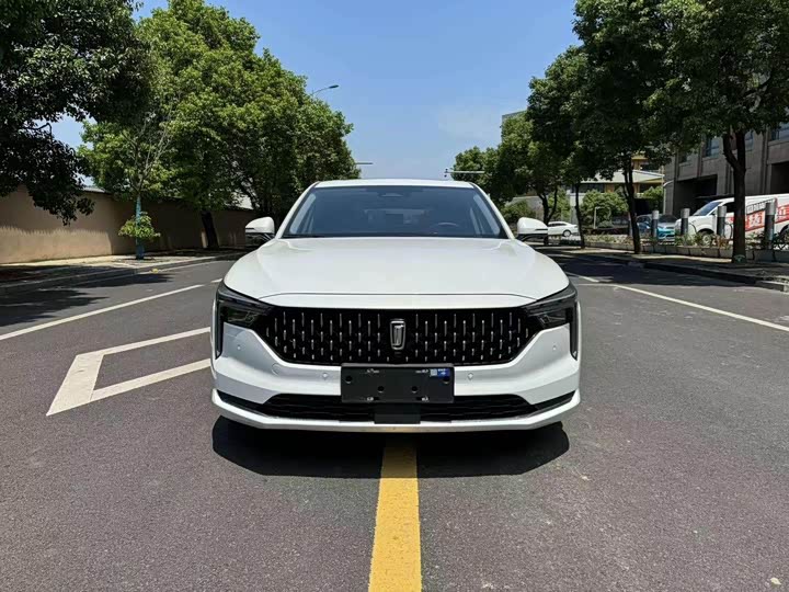 Фото 3 - Bestune B70