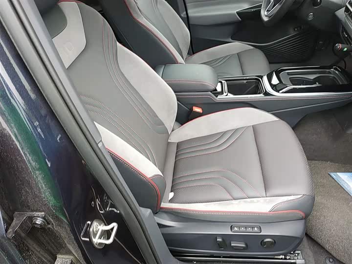 Фото 25 - Volkswagen ID.4 Crozz